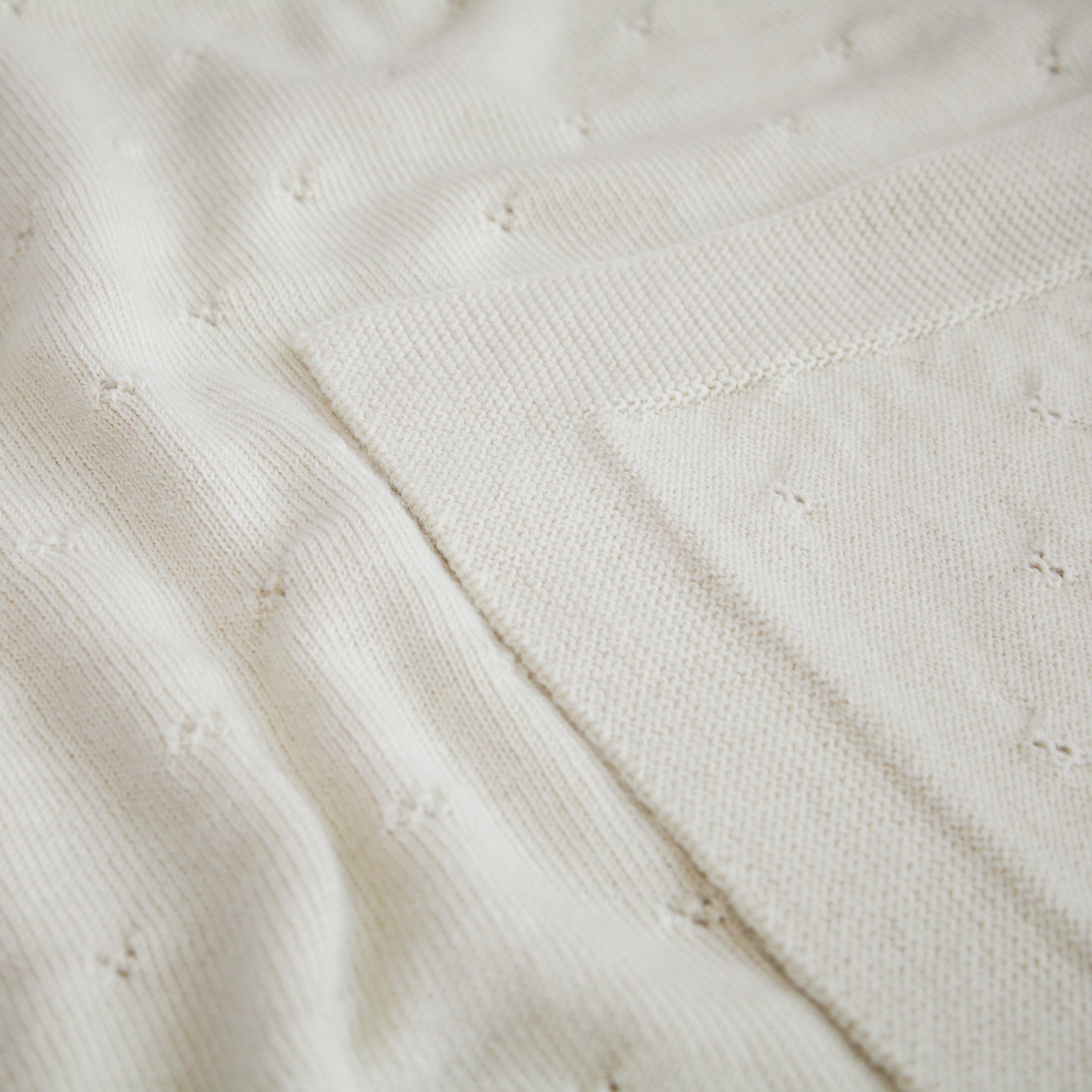 Couverture Petits Coeurs, couleur Naturelle, avec broderie Fluo Orange