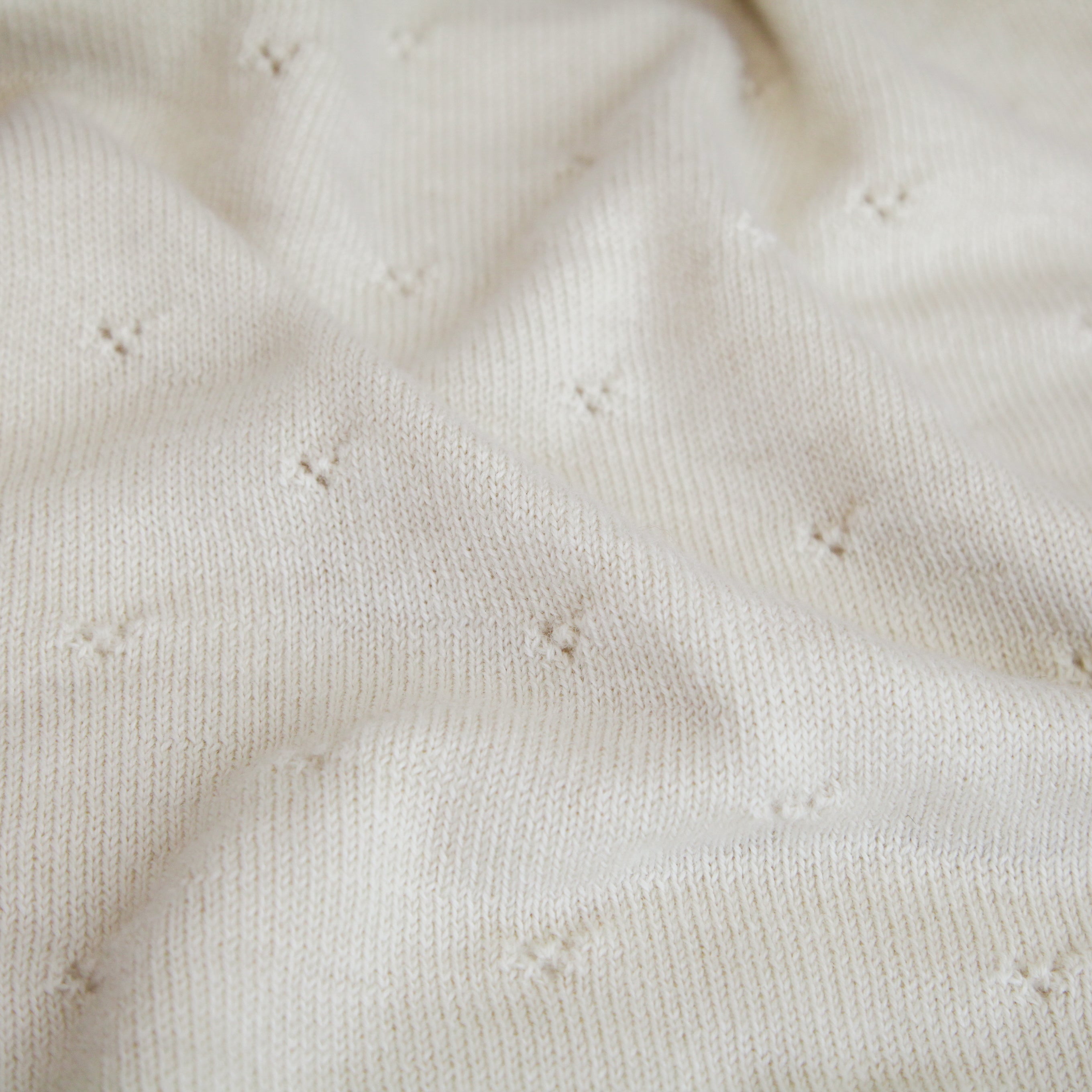 Couverture Petits Coeurs, couleur Naturelle, avec broderie Rouge Grenat