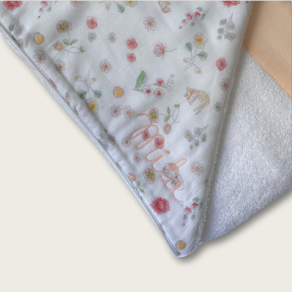 Maxi cape de bain, motif Prairie / Pivoine brodée au prénom