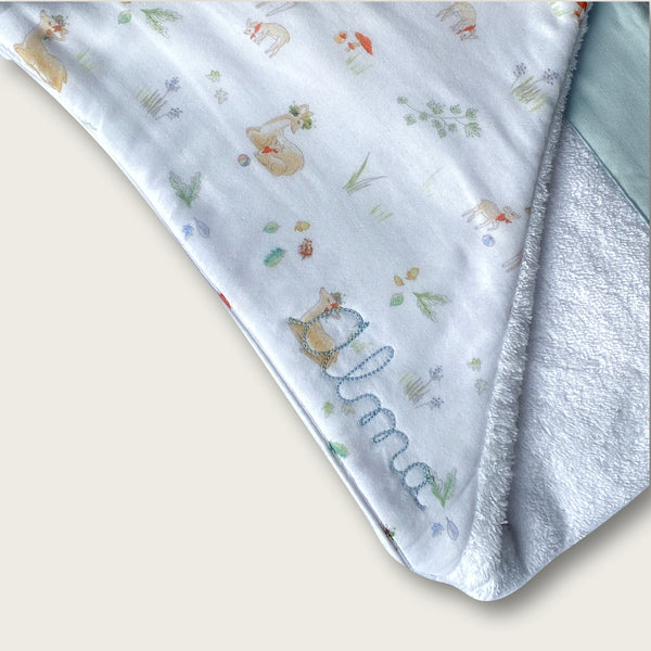 Maxi cape de bain, motif Sous-bois / Myosotis brodée au prénom