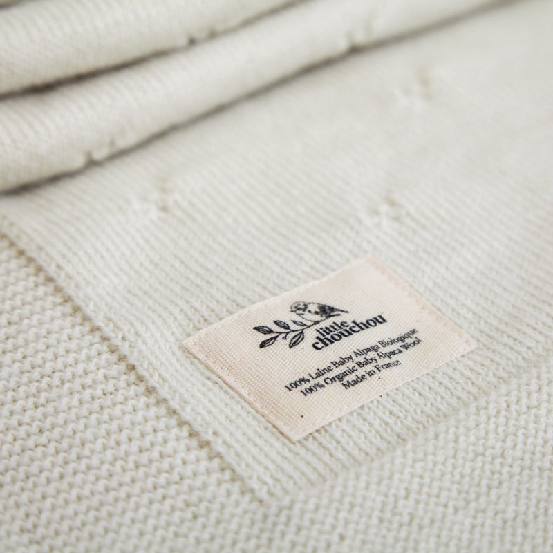 Couverture Petits Coeurs, couleur Naturelle, avec broderie Rouge Grenat