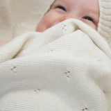 Couverture Petits Coeurs, couleur Naturelle, avec broderie Fluo Rose